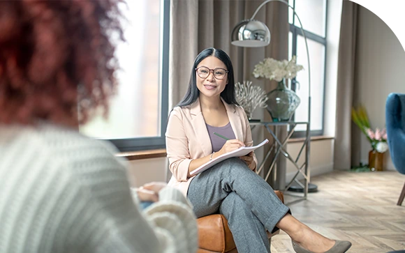 therapist providing online counseling